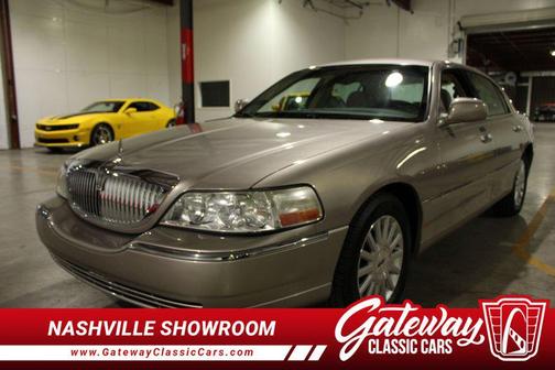 2003 Lincoln Town Car Executive