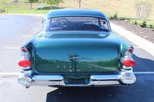 1957 Pontiac Chieftain 