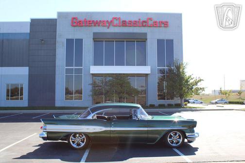 1957 Pontiac Chieftain 