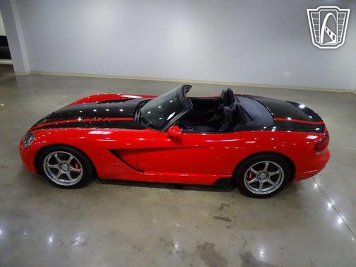 2003 Dodge Viper SRT10
