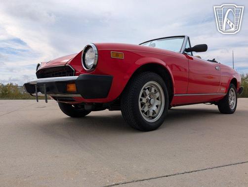 1983 FIAT Spider 2000 Base