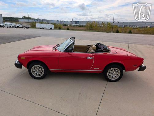 1983 FIAT Spider 2000 Base