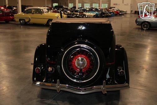 1934 Ford Deluxe Base