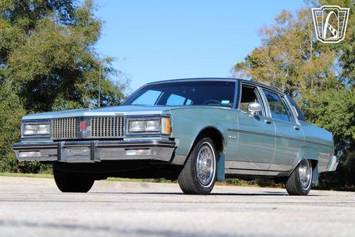 1982 Oldsmobile 98 Base