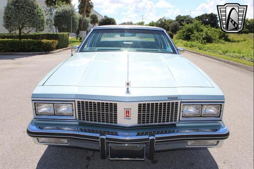 1982 Oldsmobile 98 Base