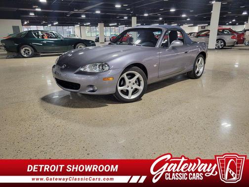 2003 Mazda MX-5 Miata 