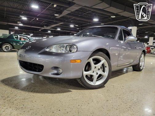 2003 Mazda MX-5 Miata 
