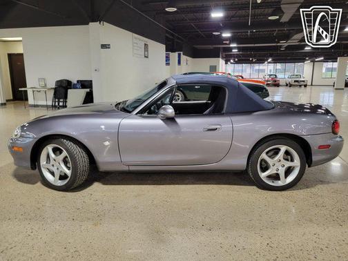 2003 Mazda MX-5 Miata 