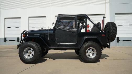 1977 Toyota Land Cruiser Base