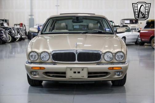 2001 Jaguar XJ8 L