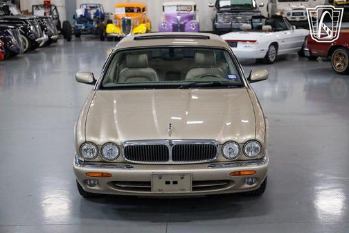 2001 Jaguar XJ8 L