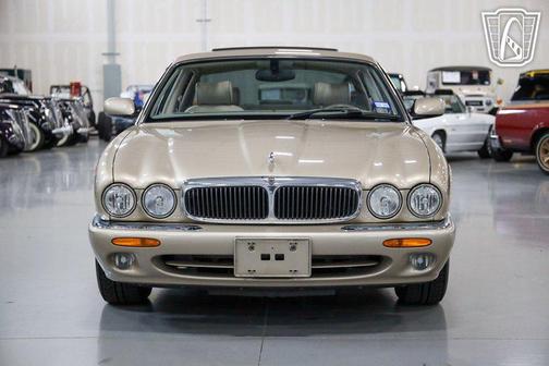 2001 Jaguar XJ8 L