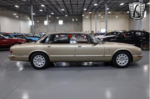2001 Jaguar XJ8 L