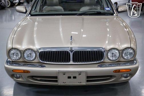 2001 Jaguar XJ8 L