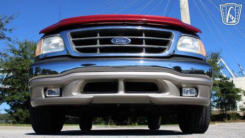 Maroon/Gold 2002 Ford F-150