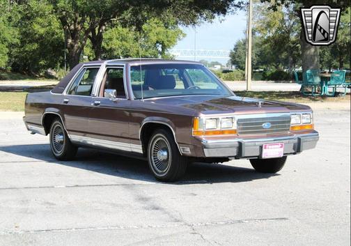1989 Ford Crown Victoria LX