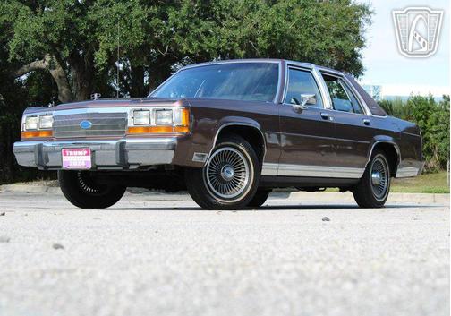 1989 Ford Crown Victoria LX