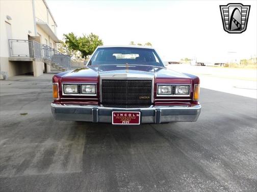 1989 Lincoln Town Car Signature