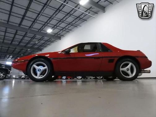 Photo 4 of 96 of 1984 Pontiac Fiero SE Sport