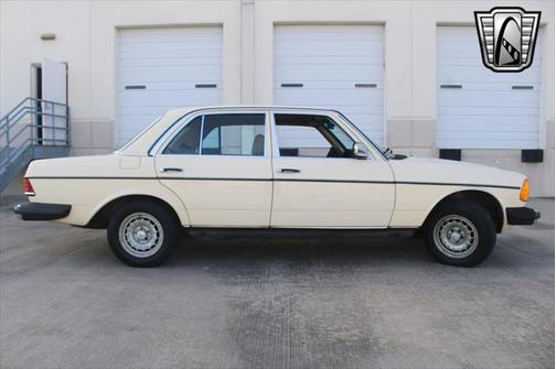 1985 Mercedes-Benz E-Class