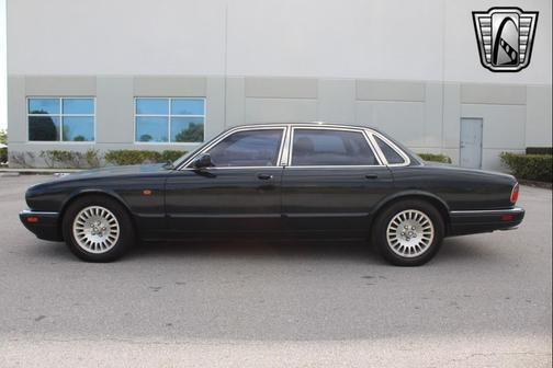 1997 Jaguar XJ Base