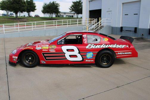 Red 2004 Chevrolet Monte Carlo SS
