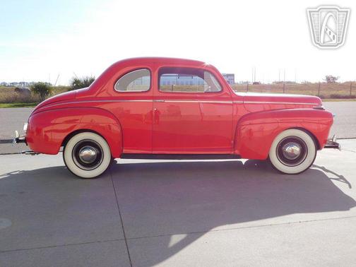 1941 Ford Deluxe Base