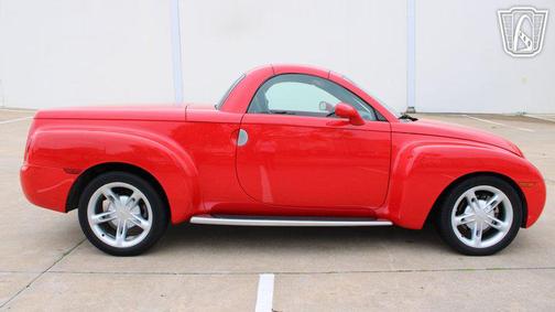 Redline Red 2004 Chevrolet SSR LS