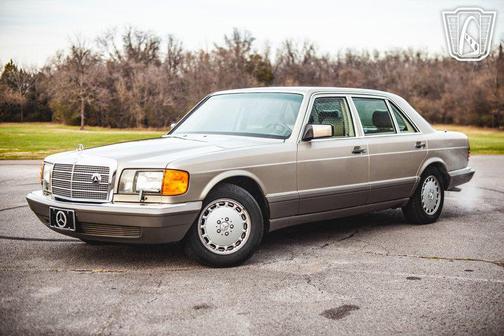 1987 Mercedes-Benz S-Class 