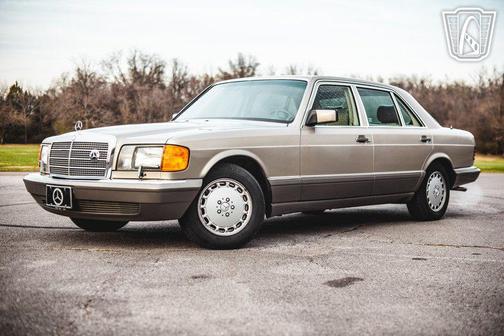 1987 Mercedes-Benz S-Class 