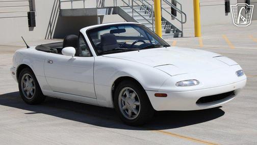 WHITE 1990 Mazda MX-5 Miata