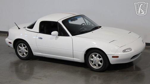 WHITE 1990 Mazda MX-5 Miata