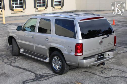 2005 Cadillac Escalade Base