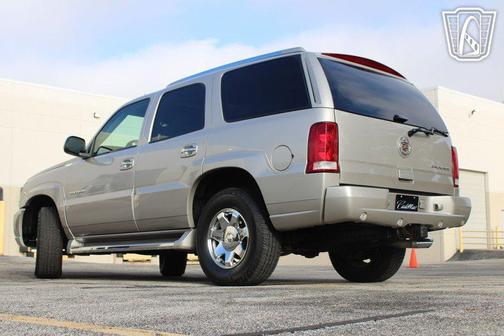 2005 Cadillac Escalade Base