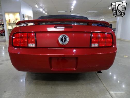 2005 Ford Mustang Base