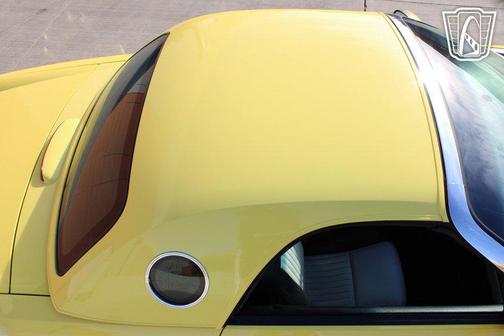 2004 Ford Thunderbird Base