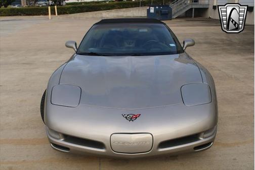 2000 Chevrolet Corvette Base