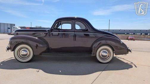 1940 Ford Deluxe Base