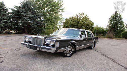 1986 Lincoln Town Car 