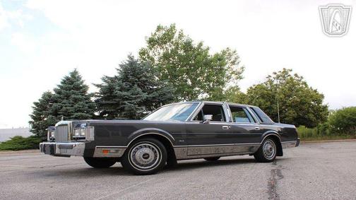 1986 Lincoln Town Car 