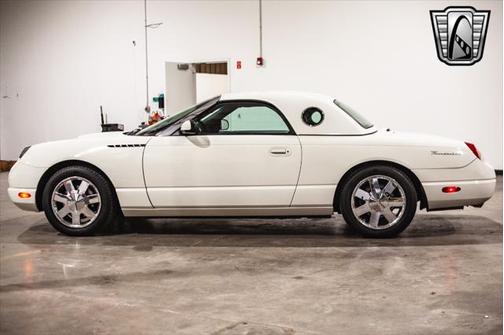 2002 Ford Thunderbird Base