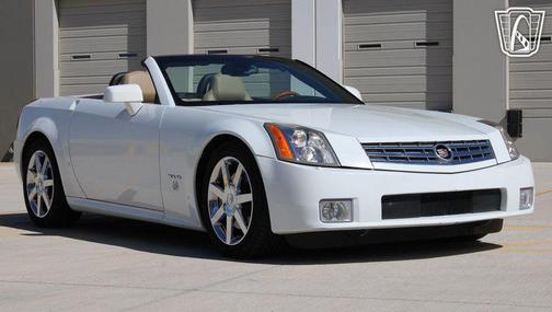 WHITE 2008 Cadillac XLR Base