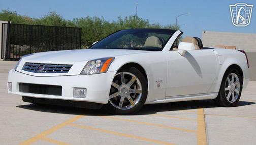 WHITE 2008 Cadillac XLR Base