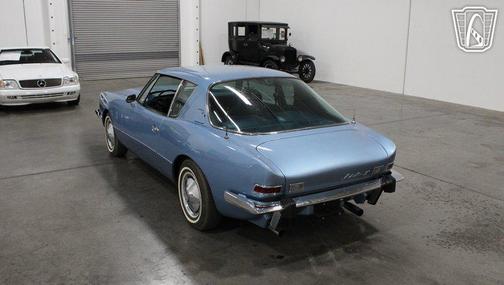 1976 Avanti Motors Avanti II Base