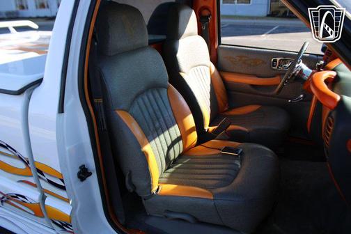 2000 Chevrolet S-10 Base