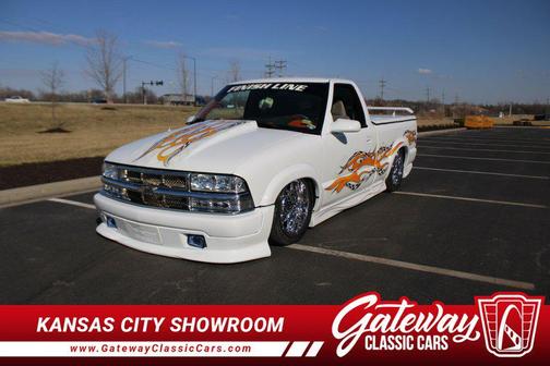 2000 Chevrolet S-10 Base