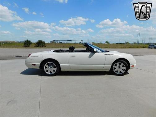 2002 Ford Thunderbird Base