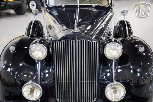 1938 Packard Super Eight 