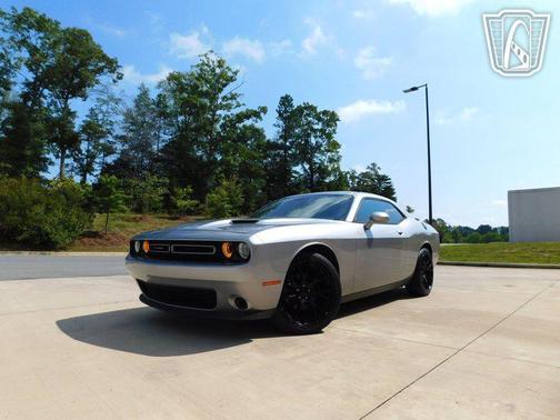 2015 Dodge Challenger SXT