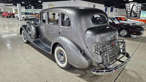 1937 Packard Super Eight